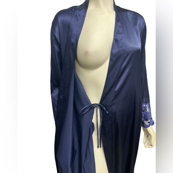 Natori Classics Navy Blue Satin Robe with Pockets Embroidered Cuffs Size Medium - Picture 8 of 12